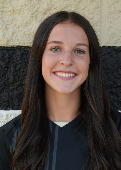 Headshot of Sienna Smith.