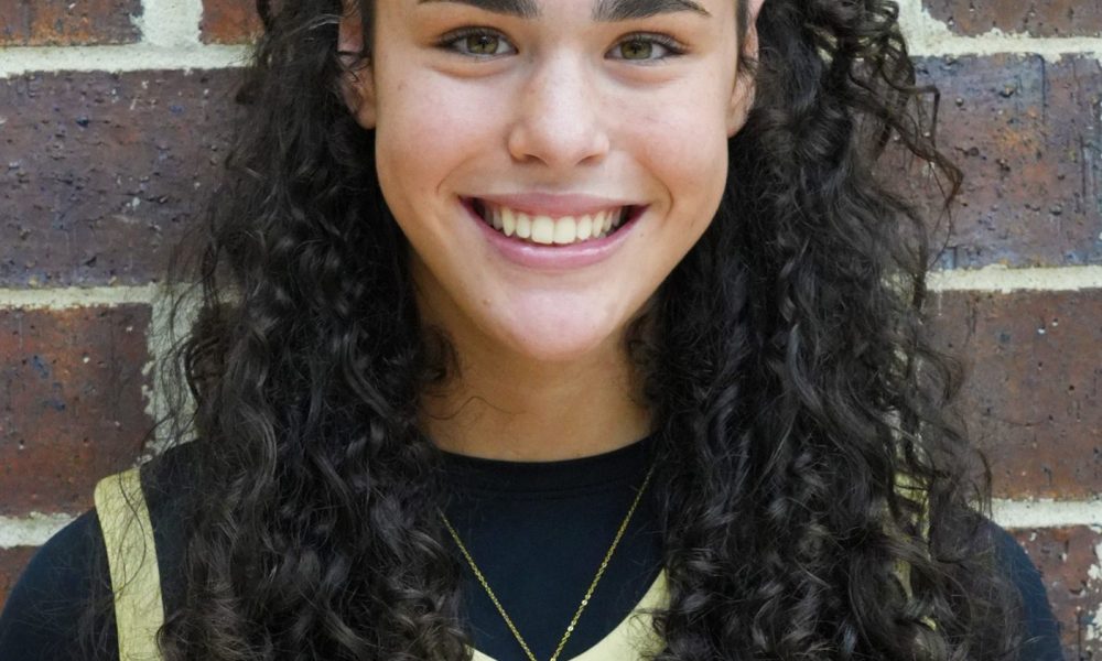 Jillian Sanderson headshot.